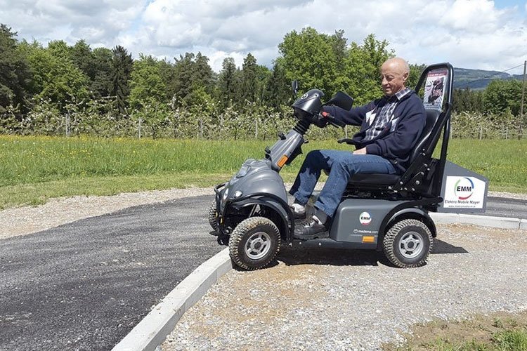 Pensionistenmobil Minicroisser Gehsteigkanten test